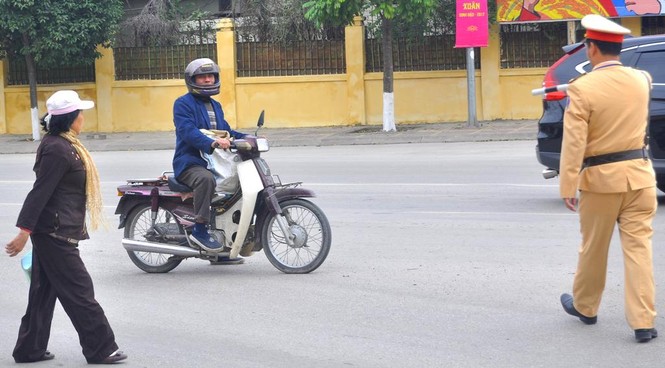 Hà Nội xử phạt hơn trăm trường hợp 'quá chén' - ảnh 1