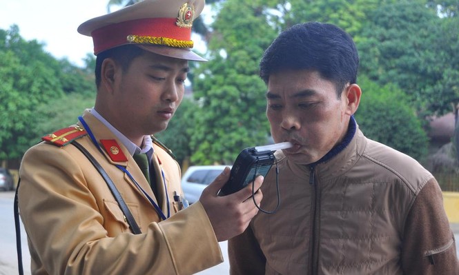 Hà Nội xử phạt hơn trăm trường hợp 'quá chén' - ảnh 3