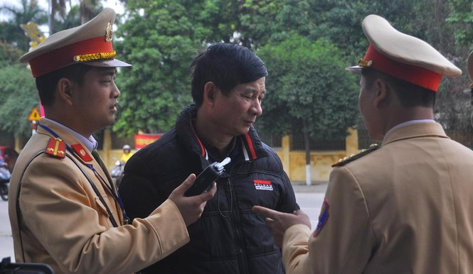 Hà Nội xử phạt hơn trăm trường hợp 'quá chén' - ảnh 7