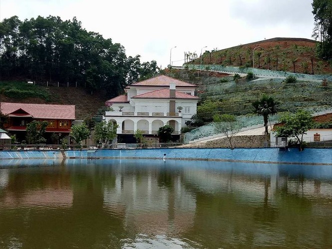 Nhiều sai phạm tại 'biệt phủ' gia đình Giám đốc Sở Tài nguyên Yên Bái - ảnh 1