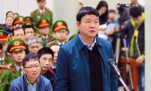 'PVC như con tàu đắm, ai vớt được gì thì vớt' - ảnh 2
