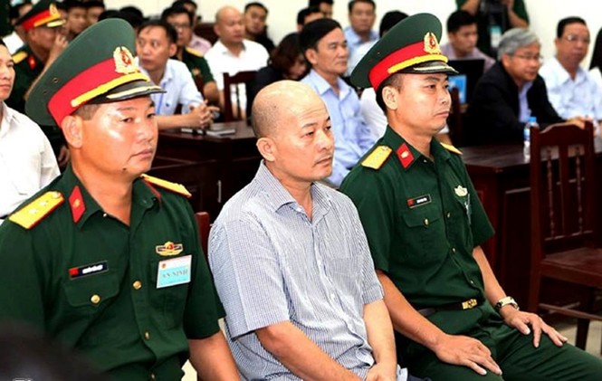 'Út trọc' - Đinh Ngọc Hệ lĩnh 12 năm tù - ảnh 2