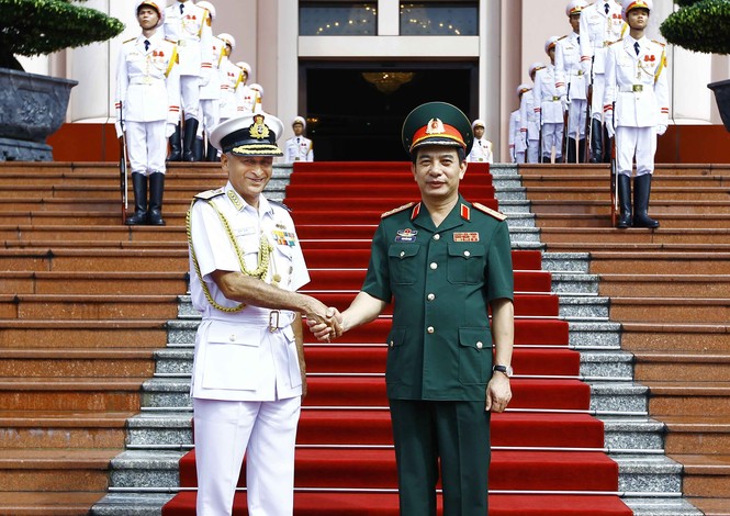 Đô đốc Ấn Độ tới Việt Nam hội đàm - ảnh 1