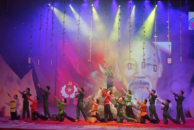 Bế mạc liên hoan 'Ngọt ngào khúc hát dân ca' - ảnh 3