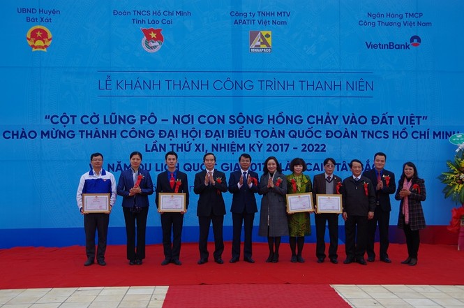 Khánh thành Cột cờ biên giới Lũng Pô - ảnh 1