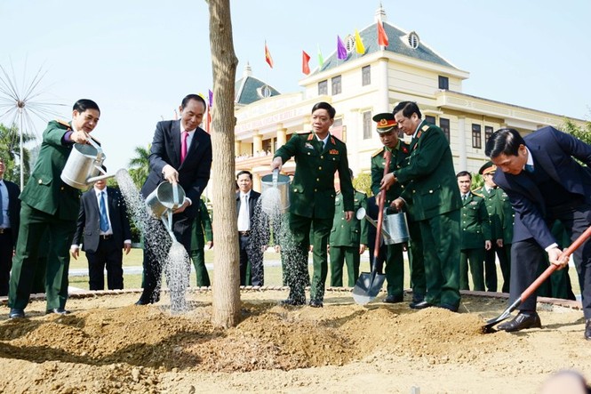 Chủ tịch nước Trần Đại Quang làm việc với Quân khu 1 - ảnh 2