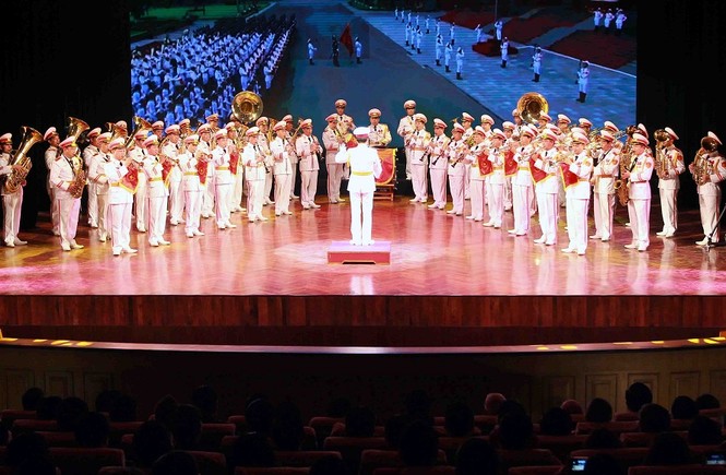Hùng tráng 'Vang mãi khúc quân hành' - ảnh 6