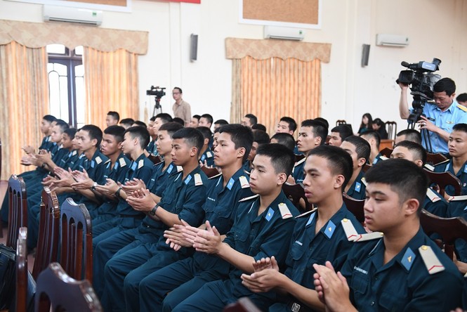 Chiến sĩ mới với môi trường quân ngũ - ảnh 5