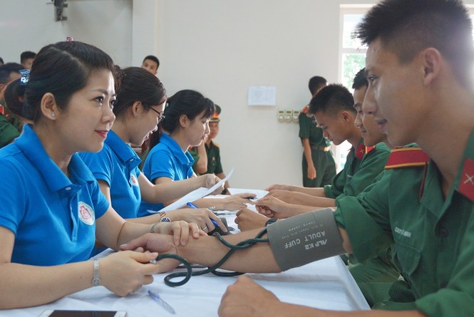 Gần 500 học viên áo lính hiến máu cứu người - ảnh 6