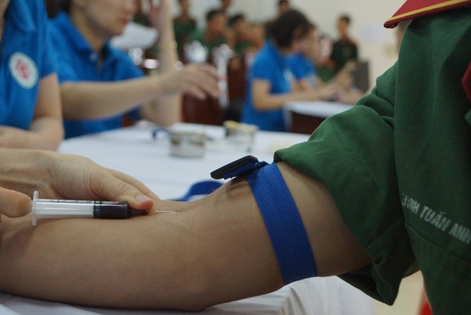 Gần 500 học viên áo lính hiến máu cứu người - ảnh 7