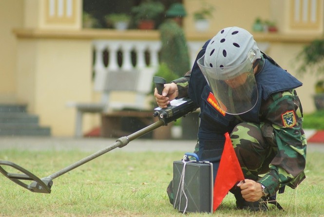 Mục kích lính công binh huấn luyện chống khủng bố - ảnh 5