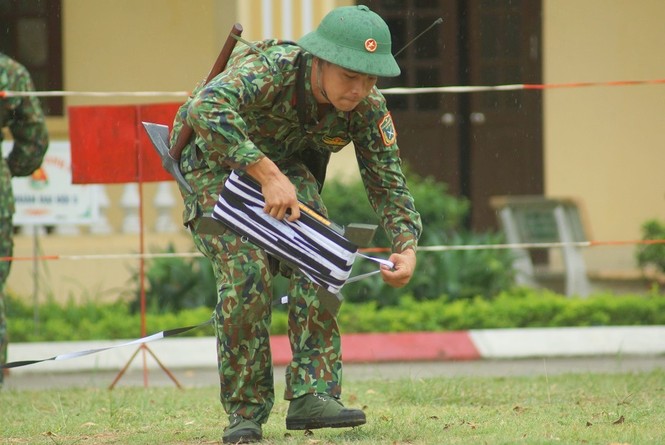Mục kích lính công binh huấn luyện chống khủng bố - ảnh 3