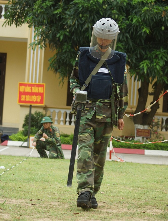 Mục kích lính công binh huấn luyện chống khủng bố - ảnh 4