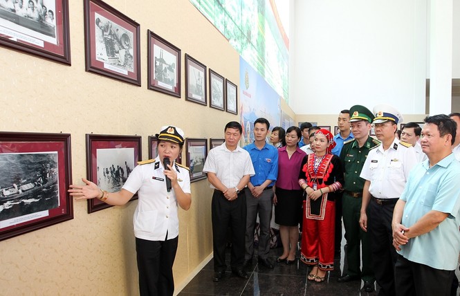 Triển lãm 'Biển, đảo và người chiến sĩ hải quân' - ảnh 2