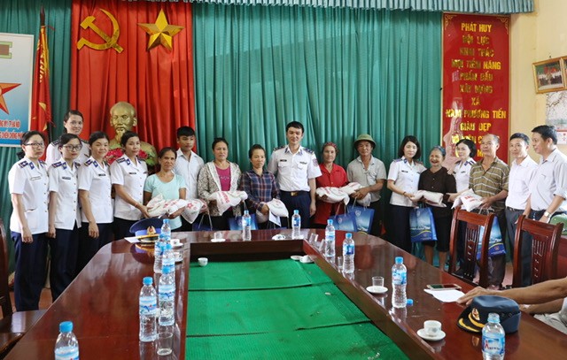Hỗ trợ người dân thiệt hại do ngập lụt ở Chương Mỹ - ảnh 1
