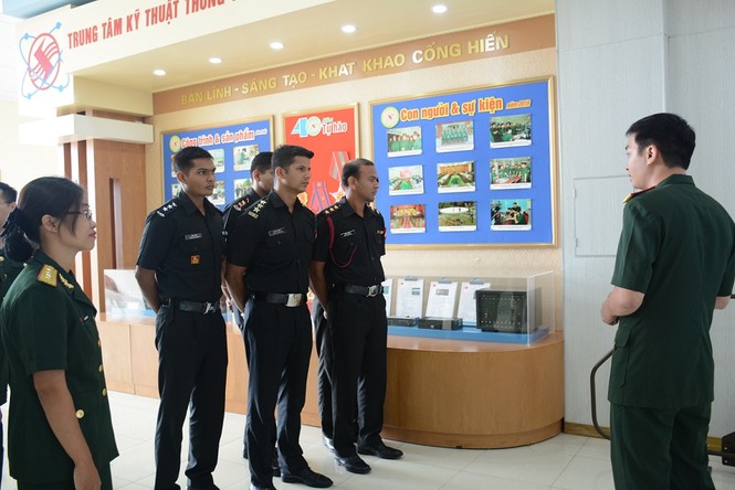 Giao lưu sĩ quan trẻ Việt Nam - Ấn Độ - ảnh 2
