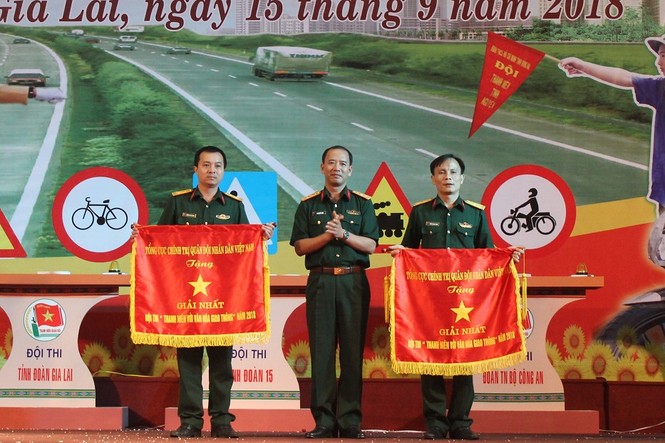 Thanh niên thi tài văn hóa giao thông - ảnh 1