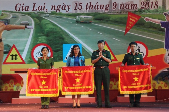 Thanh niên thi tài văn hóa giao thông - ảnh 3