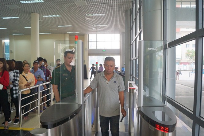 Giảm phiền hà, sách nhiễu hành khách tại cửa khẩu - ảnh 2