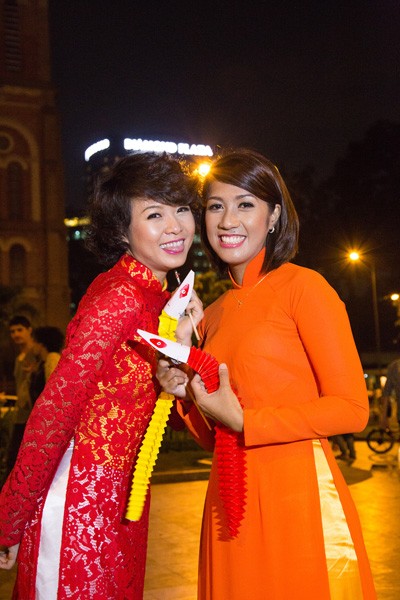 Bóng hồng trong buồng lái - ảnh 2