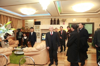 Tổng Bí thư gặp mặt cán bộ ĐSQ và bà con cộng đồng người Việt tại Nga - ảnh 5