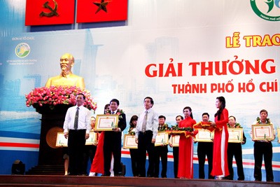 Cả 3 nhà máy của Vinamilk đều nhận giải thưởng môi trường - ảnh 3
