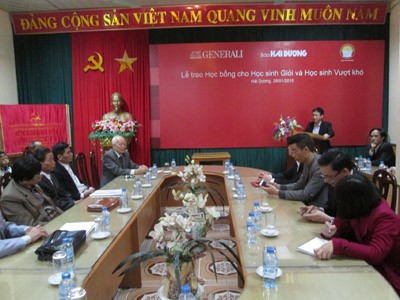 Generali trao 20 suất học bổng cho học sinh vượt khó - ảnh 1