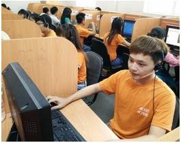 Vì sao nghề 'Alo, xin nghe' lại hút nhân sự? - ảnh 1