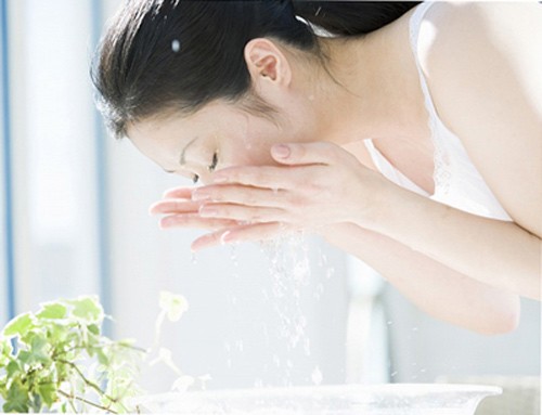 Mụn trứng cá trong ngày “đèn đỏ” - ảnh 1