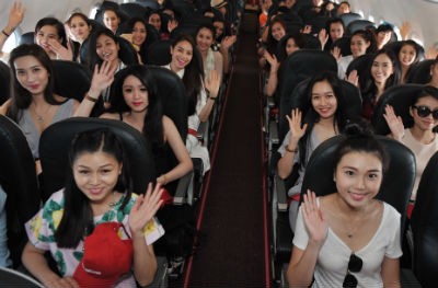 Dàn người đẹp bikini Vietjet “đốt cháy” sân khấu Hoa Hậu Hoàn Vũ - ảnh 10