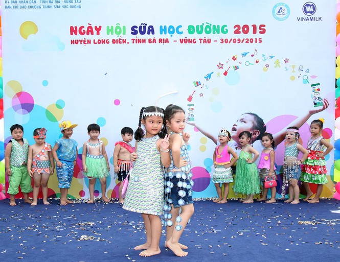Thưởng thức màn trình diễn thời trang siêu đáng yêu của các bé - ảnh 2