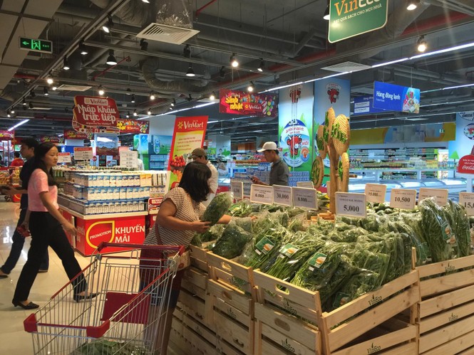 “Quay trúng thưởng 10%” mừng Vinmart tròn 1 tuổi - ảnh 1