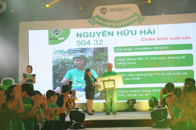 Ân cần, tận tụy như bác tài Grabbike - ảnh 1