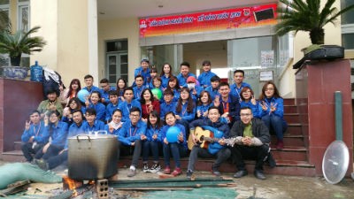 1.000 'tấm bánh nghĩa tình' trường Đại Nam trao người khó khăn - ảnh 5