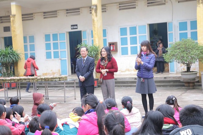 1.000 'tấm bánh nghĩa tình' trường Đại Nam trao người khó khăn - ảnh 6