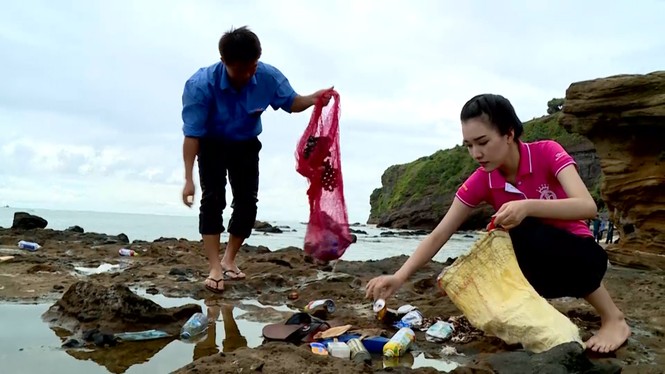 Giữ sạch môi trường biển đảo Lý Sơn cùng Hoa hậu Việt Nam 2016 - ảnh 2
