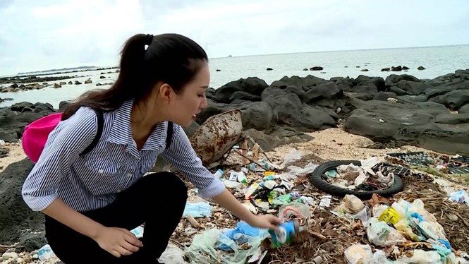 Chiến dịch vì biển xanh không rác của thí sinh HHVN 2016 - ảnh 1