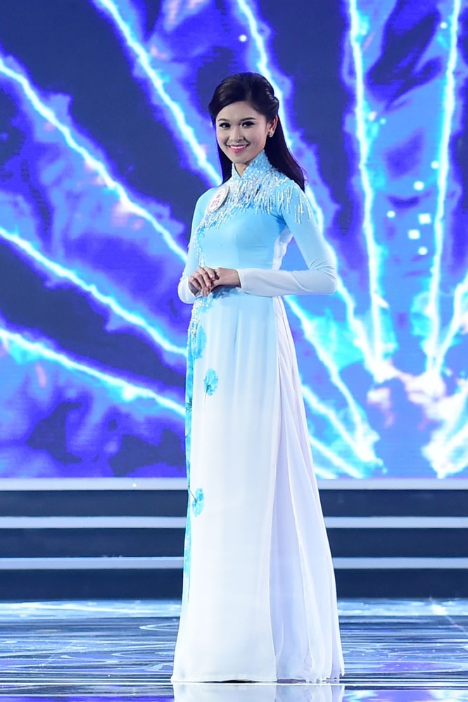 Hoa hậu Việt Nam tỏa sáng trong tà áo dài Thái Tuấn - ảnh 2