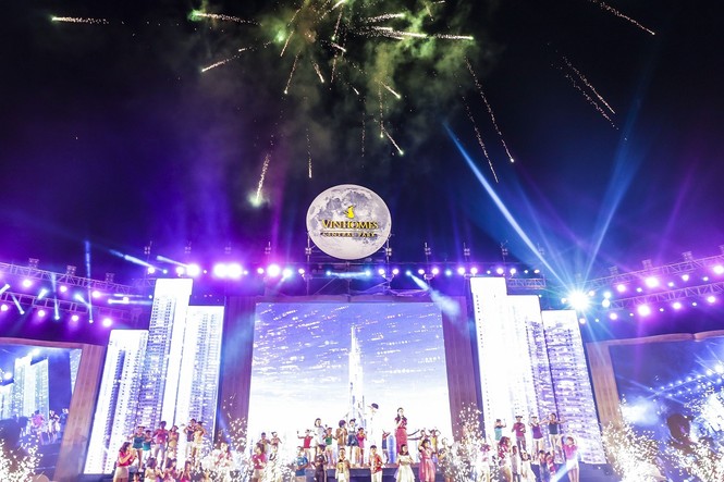 Vinhomes Central Park - Điểm trông trăng độc đáo tại Sài Gòn - ảnh 7