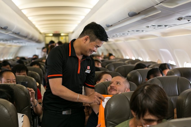 Jetstar Pacific tổ chức trung thu cho hành khách trên bầu trời - ảnh 1