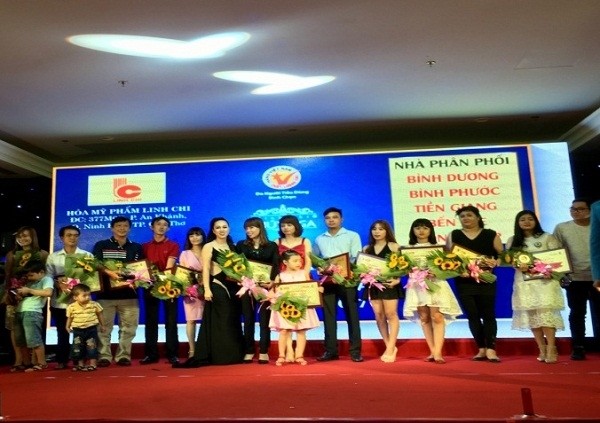 Mỹ phẩm Linh Chi - Thúy Nga tổ chức hội nghị tri ân khách hàng - ảnh 1