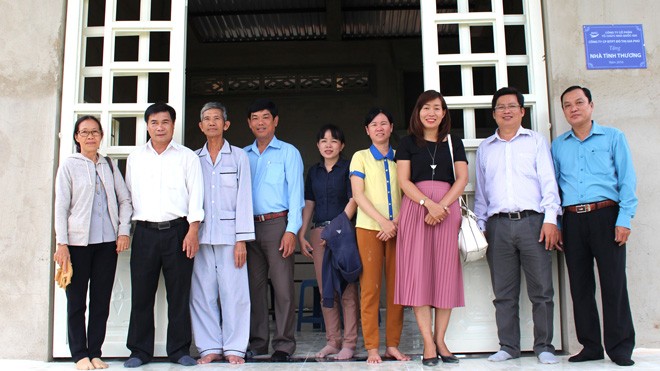 N.H.O trao “Xuân lộc điền” đến các hộ dân nghèo huyện Bình Chánh - ảnh 2