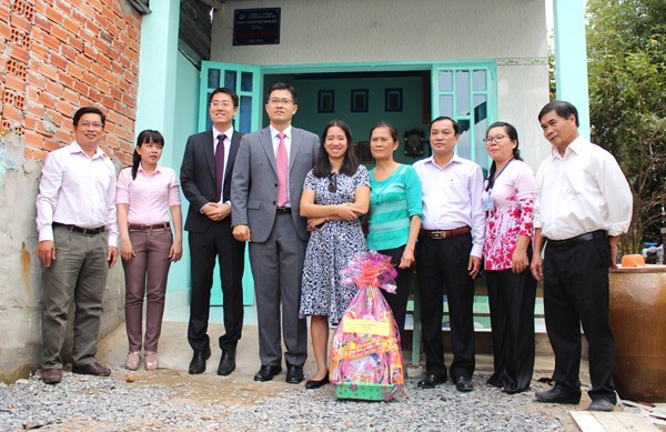 N.H.O trao “Xuân lộc điền” đến các hộ dân nghèo huyện Bình Chánh - ảnh 3