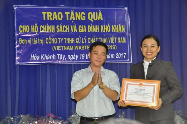 VWS chăm lo tết cho người nghèo - ảnh 3