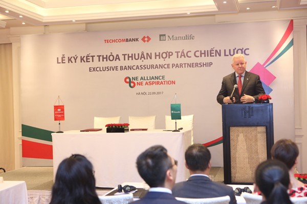 Techcombank và Manulife ‘hứa’ hết lòng vì khách hàng cả hai bên - ảnh 2