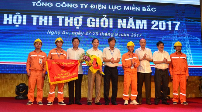 Vinh danh 87 thợ giỏi thuộc Tổng công ty Điện lực miền Bắc - ảnh 1