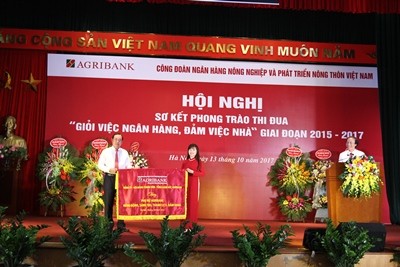 Lao động nữ Agribank: “Giỏi việc ngân hàng, đảm việc nhà” - ảnh 2