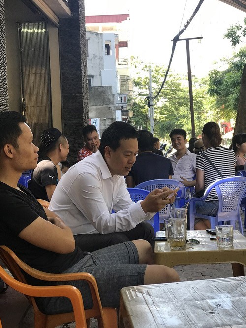 Chuyện ô tô Vinfast sôi nổi quanh cốc trà đá - ảnh 1