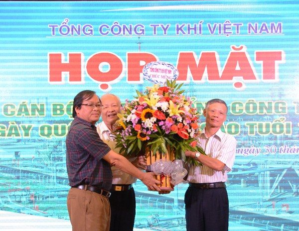 PV GAS hưởng ứng “Tháng hành động vì người cao tuổi Việt Nam” - ảnh 1