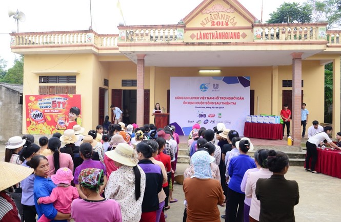 Unilever dành tặng những phần quà ý nghĩa, kịp thời cho người dân vùng lũ - ảnh 3